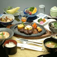 五感の湯つるや 【朝・夕食共にお部屋食指定プラン】部屋指定無し お一人様ずつ選べる夕食が人気です 貸切風呂1回無料付