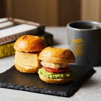 ランプライトブックスホテル名古屋 スタンダードプラン < 朝食付 > 本の世界を旅するホテル。 伏見駅から徒歩3分!