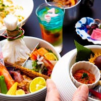 四万温泉 やまぐち館 【お部屋で夕食!やまぐち館特製玉手箱】三段目はマグロ鉄火丼or焼肉丼をお好みで!3密回避