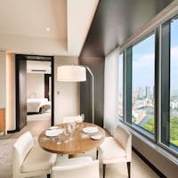 コンラッド東京 【開業15周年記念】ホテルクレジット10,000円付で充実のステイケーションアニバーサリー・デライト