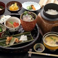 四万温泉 豊島屋 <美味多彩・美味しいものを少しずつ>極上美肌湯と女性・シニアの方に人気の彩り【花篭御膳】