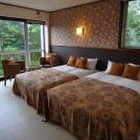 ペットと泊まれる自家源泉の宿 ホテル四季の蔵 【秋割】期間限定の特別料金!!ペットと一緒 1泊2食付き&ガーデンスパ<夕朝食付>