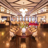 金沢白鳥路 ホテル山楽 【金沢美食プラン】活アワビ・能登牛・カニ・のどぐろを一度に味わえる山楽会席 朝夕2食付