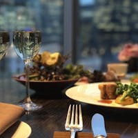 フォーシーズンズホテル丸の内 東京 【72時間セール】【スイートお任せ】Stay and Dine - ルームサービス ディナー&朝食