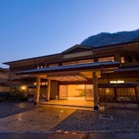 全館源泉掛け流しの宿 西山温泉 慶雲館 【秋割】ギネスブック認定 秘湯の一軒宿で源泉掛け流し美肌の湯100%を満喫