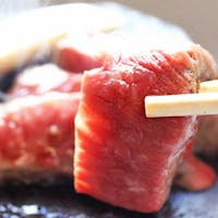 御宿 由府両築 【タイムセール】黒毛和牛の溶岩ステーキ堪能!旨さあふれる地鶏/湯布院食べつくしプラン!