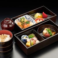 小田急 山のホテル 夕食・朝食をお部屋へお届け! ~1泊2食付 ルームサービスプラン~