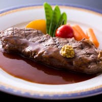 ザ・シロヤマテラス津山別邸 ビーフステーキ食べ放題・セミブッフェディナー&朝食バイキング付ステイ(年末年始)