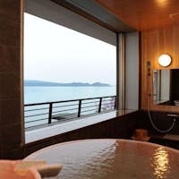 ゆけむりの宿 美湾荘 【セレクションセール】特別料金!最大12%OFF!食事処「海」で旬創作会席【半露天風呂付客室2食付】