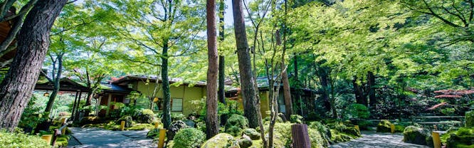庭園と感動の宿 富士山温泉 ホテル鐘山苑