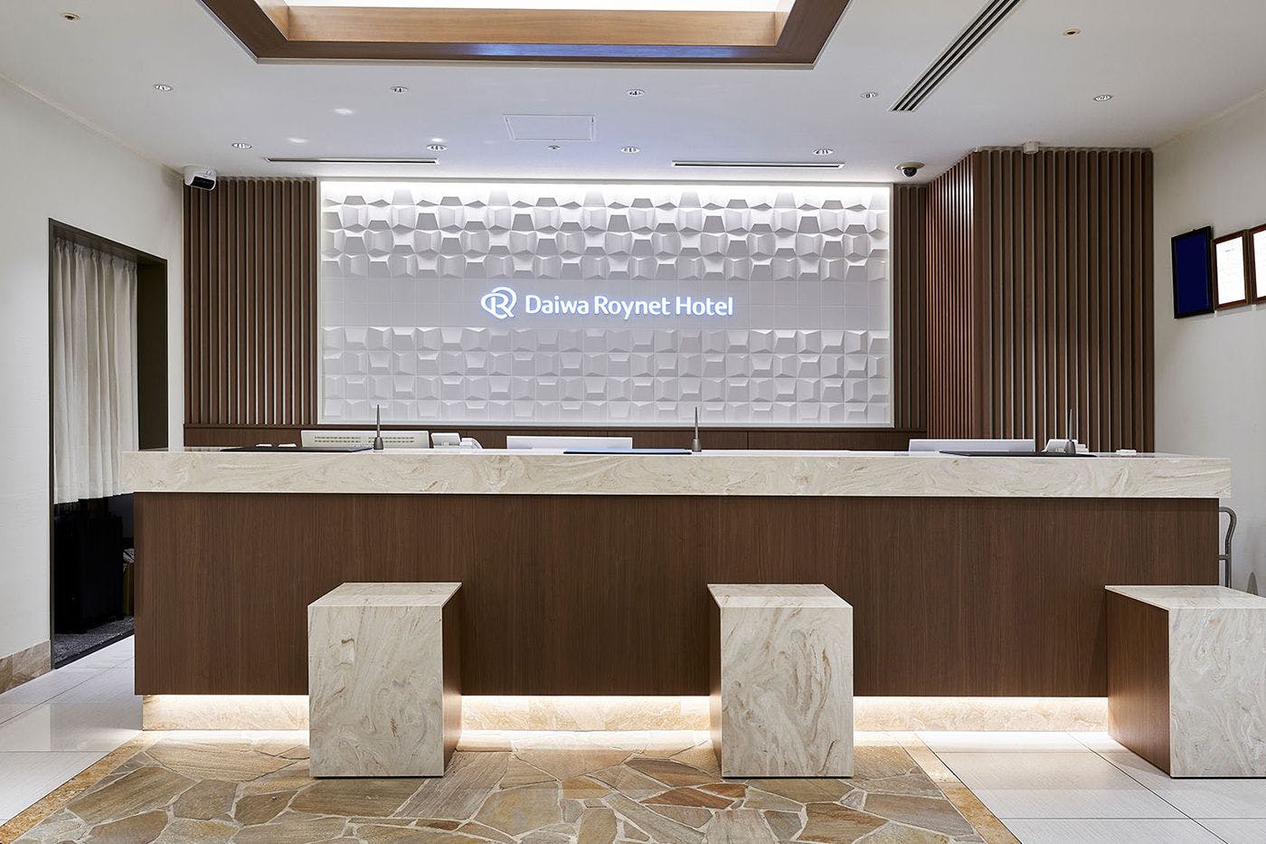 【本館】フロント（1階）