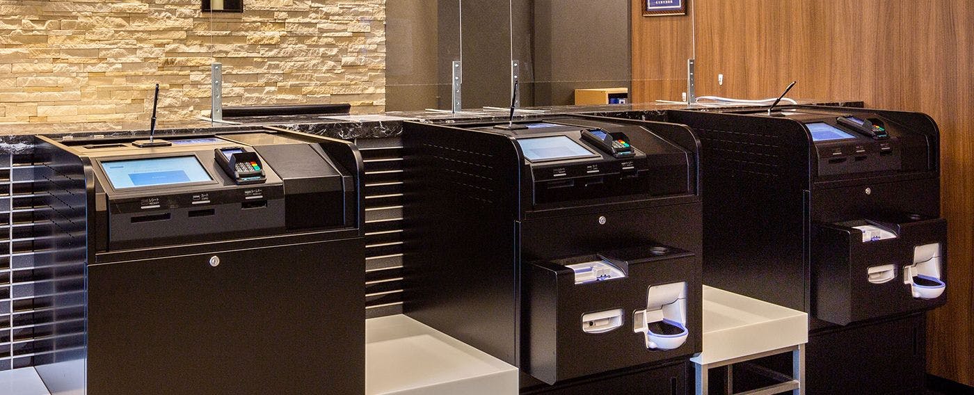 เครื่องเช็คอินและเช็คเอาท์ด้วยตนเอง