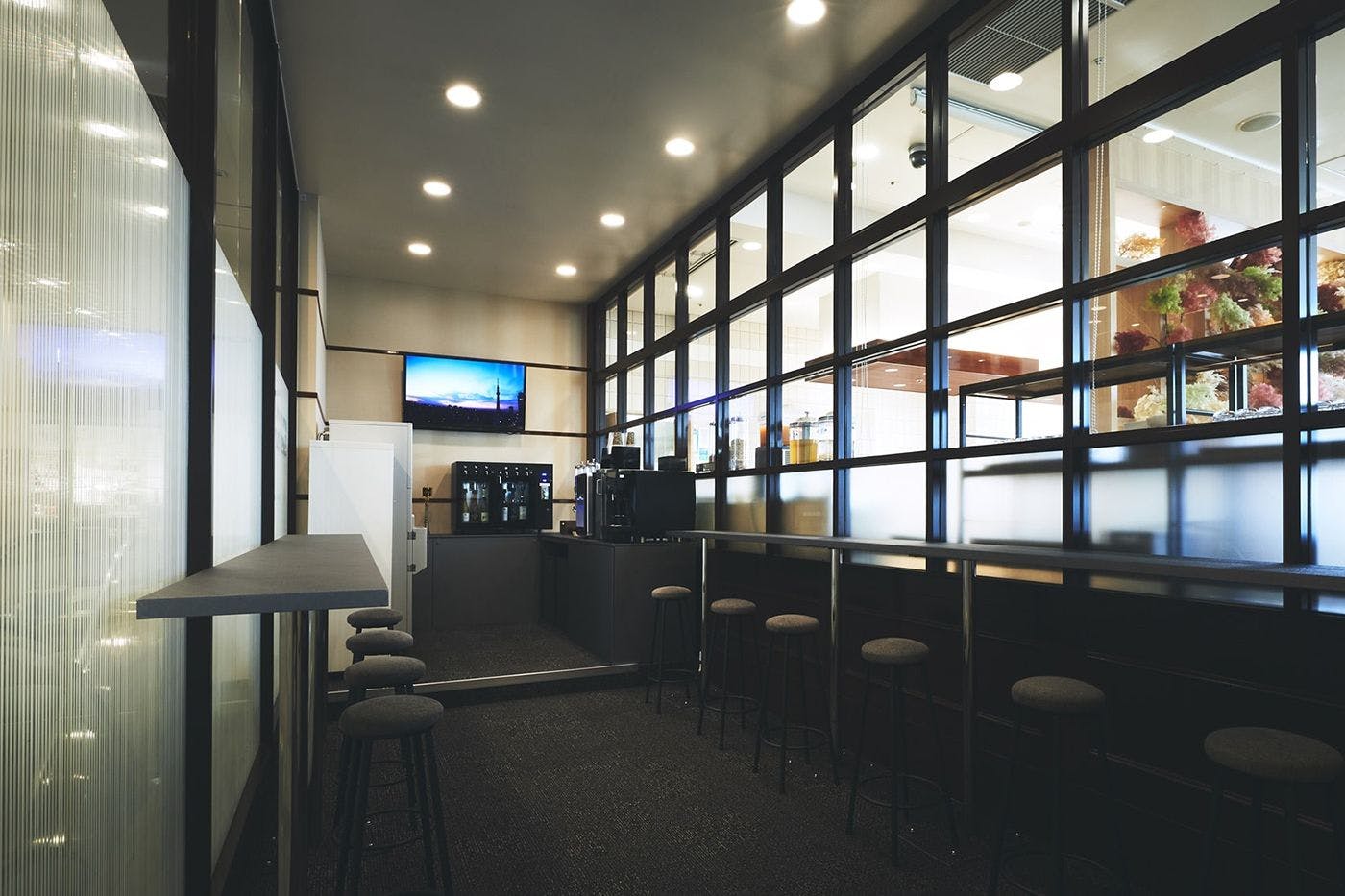 プレミアムラウンジ