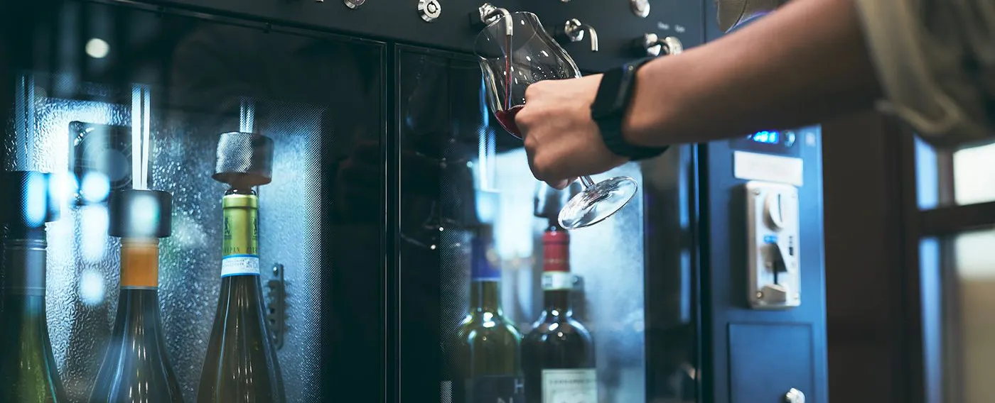 イブニングタイムには生ビールやワインをはじめとしたアルコールもお楽しみいただけます