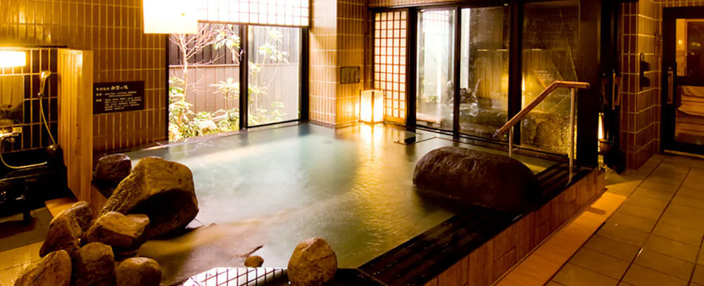 น้ำพุร้อนธรรมชาติ