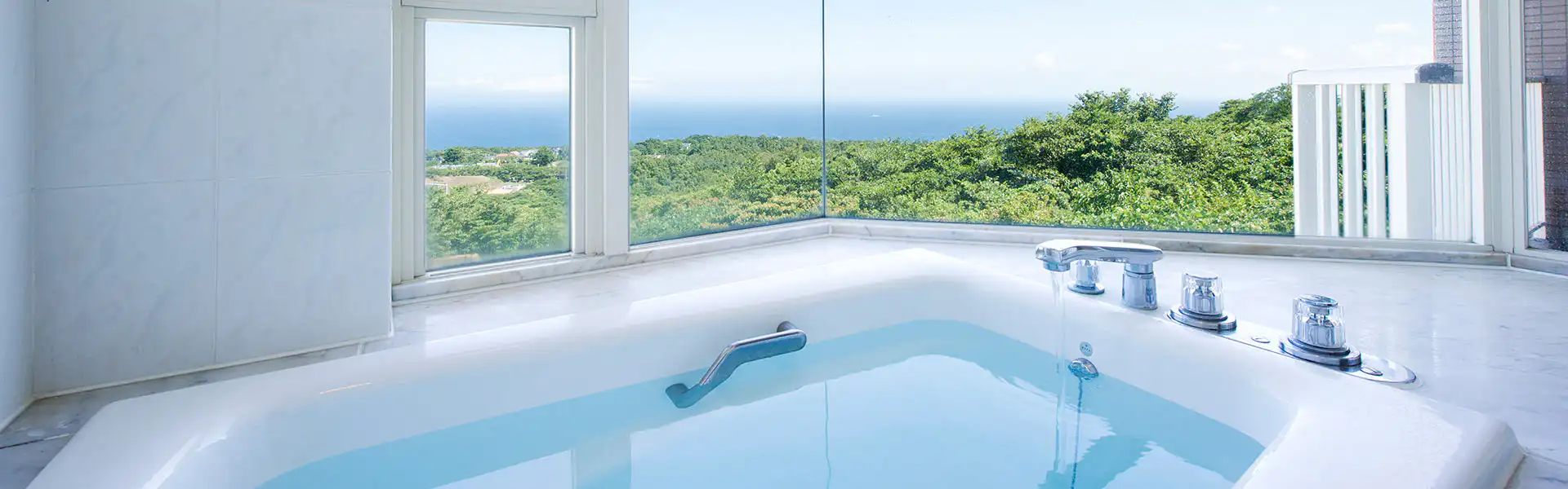 室内温水プール