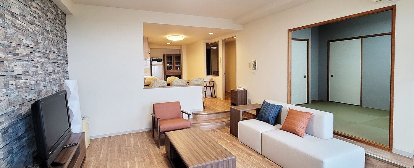 Doggy’s 观景浴室套房（日式与西式结合客房）