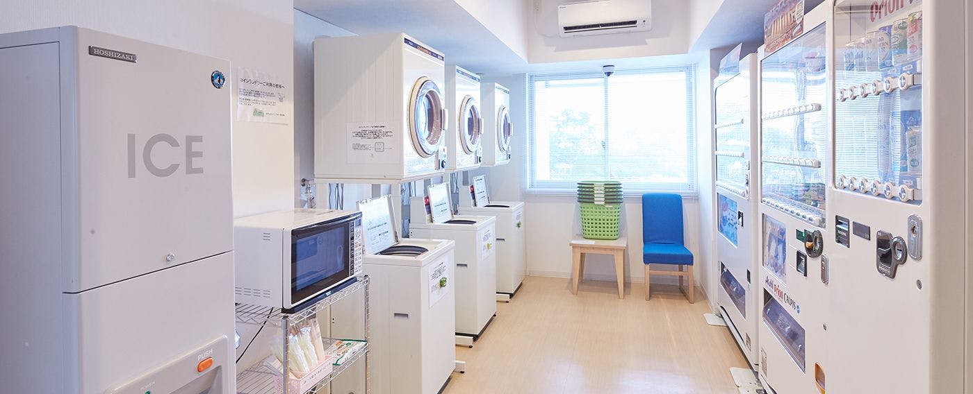 มีเครื่องซักผ้าหยอดเหรียญที่ชั้น 2 และชั้น 5