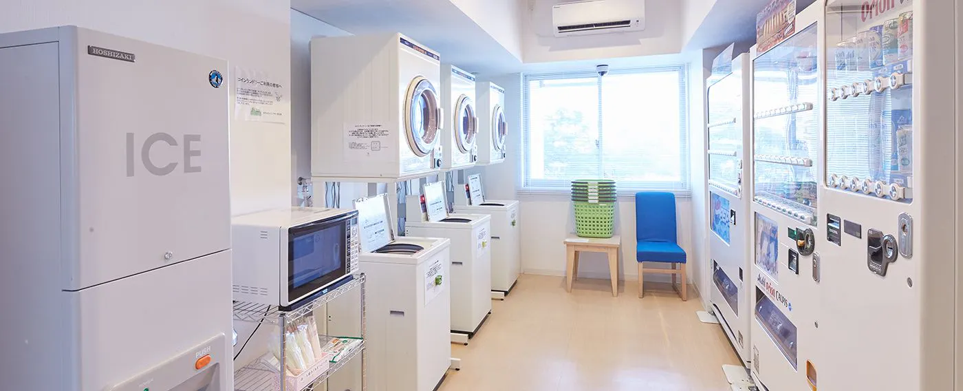 มีเครื่องซักผ้าหยอดเหรียญที่ชั้น 2 และชั้น 5