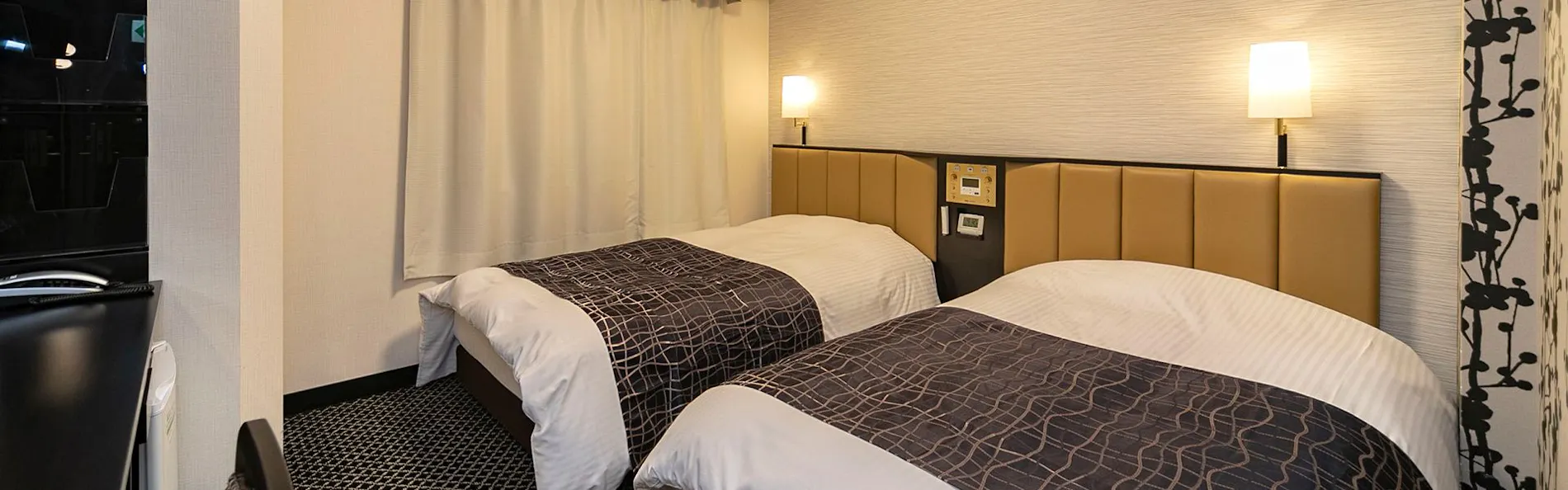 アパホテル〈なんば駅東〉