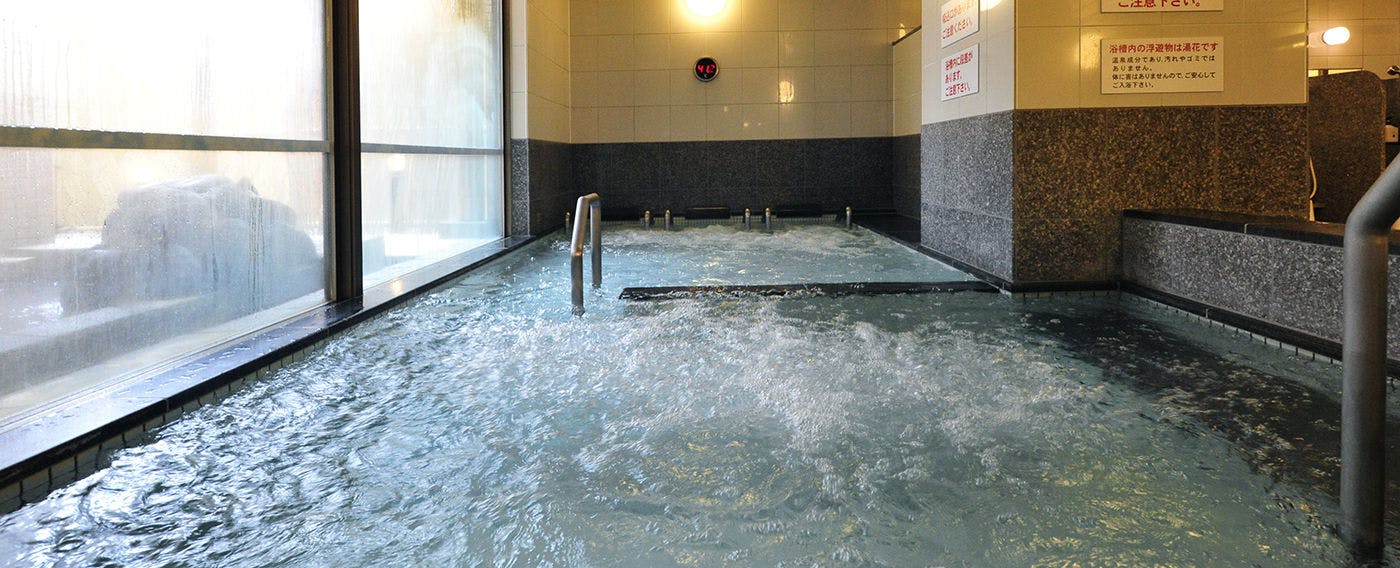 อ่างอาบน้ำจากุซซี่