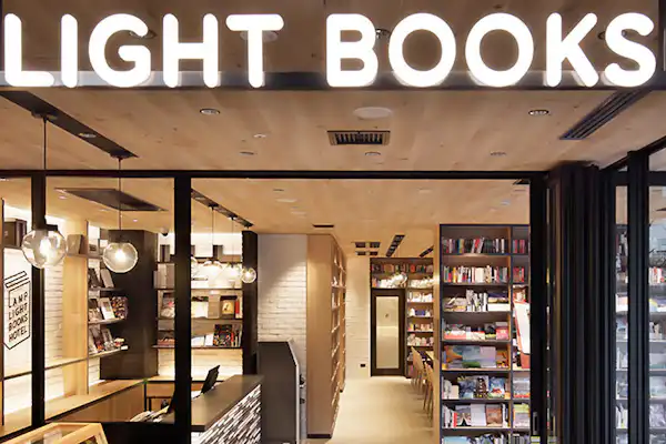 โรงแรม Lamplight Books