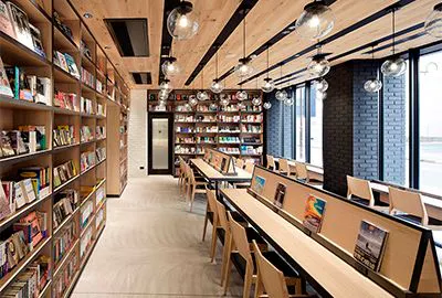 ランプライトブックス読書スペース