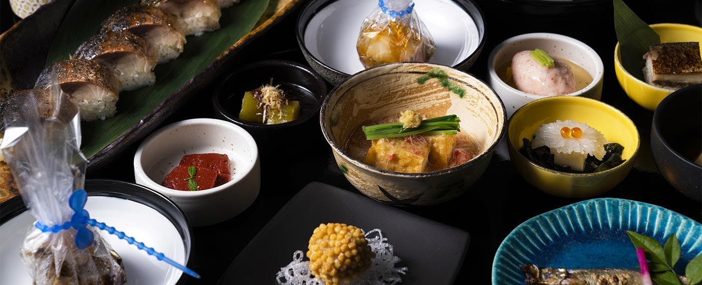 Bufet Kyoto Kaiseki yang sangat popular menyediakan menu yang mengikuti senarai hidangan masakan Kaiseki.