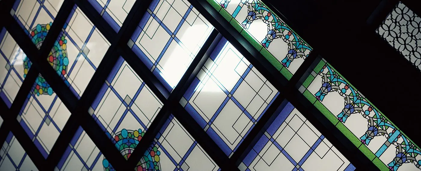 Siling yang diilhamkan oleh siling kisi-kisi terangkat di Nijo-jo Ninomaru Goten.