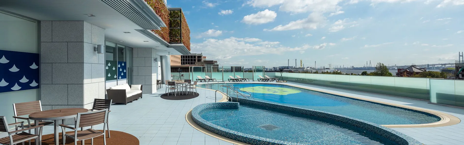 アパホテル&リゾート〈横浜ベイタワー〉