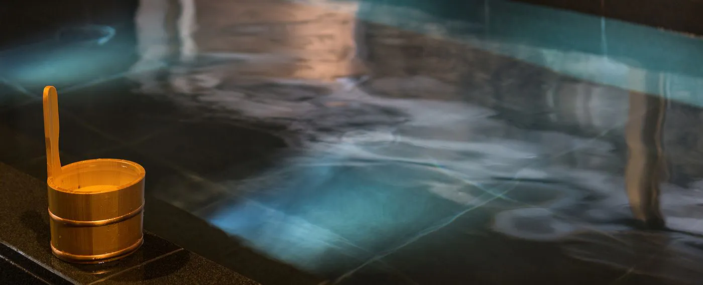 น้ำพุร้อนธรรมชาติ "ฮากาตะ ฮาราซุรุ โนะ ยู" (แยกชายหญิง)