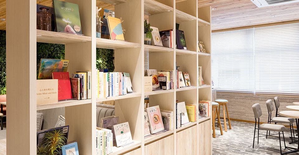 คาเฟ่ห้องสมุดคอมฟอร์ท