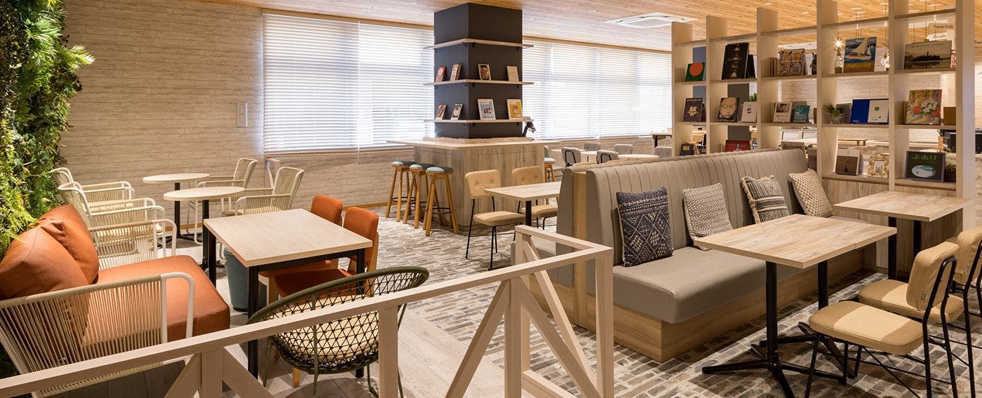 คาเฟ่ห้องสมุดคอมฟอร์ท