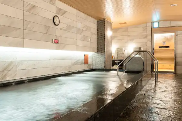 ห้องอาบน้ำในร่มขนาดใหญ่