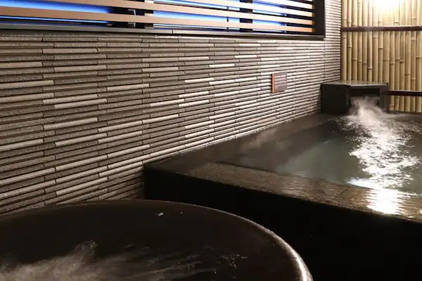 ห้องอาบน้ำกลางแจ้งขนาดใหญ่