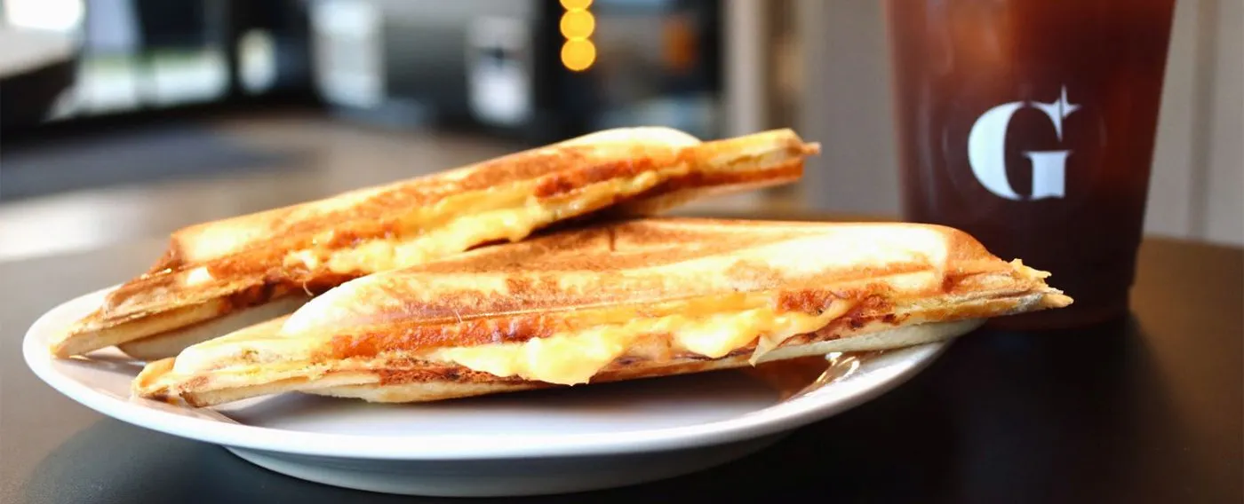 อาหารเช้า|แซนด์วิชร้อน (แฮมและชีสแซนด์วิช)