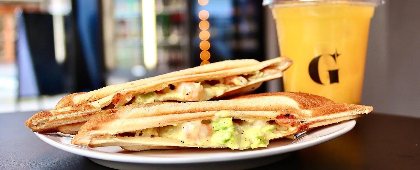 อาหารเช้า|แซนด์วิชร้อน (กุ้งอะโวคาโด)