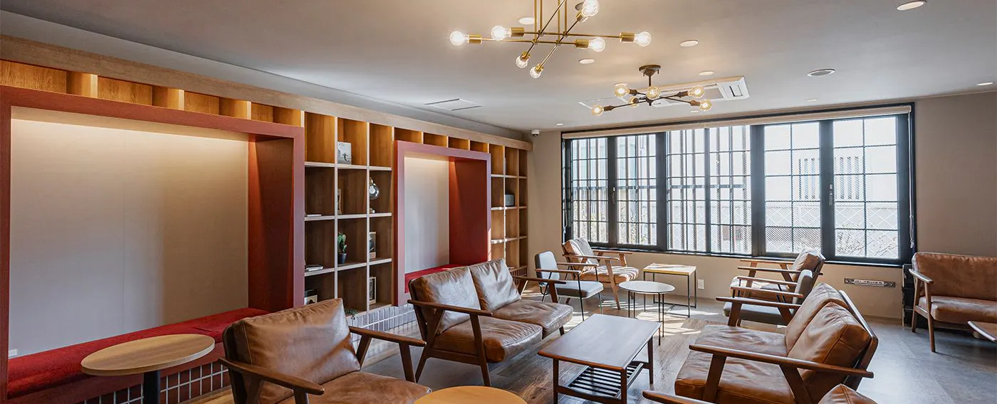 สิ่งอำนวยความสะดวกภายในอาคาร|ชั้น 2・ห้องรับรองนักเดินทาง (กลางวัน)