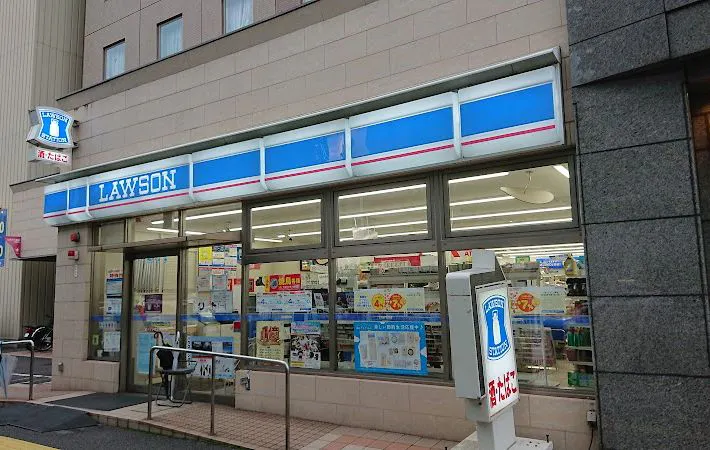 ホテル1F　ローソン