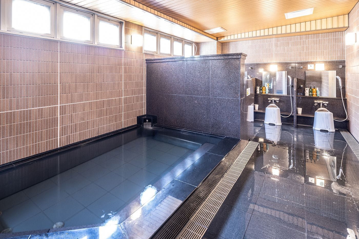 女性大浴場内湯