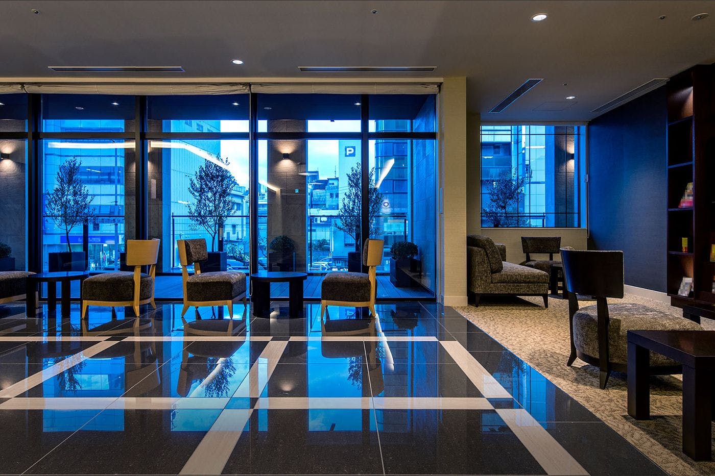 ล็อบบี้ (ชั้น 2 อาคารหลัก)