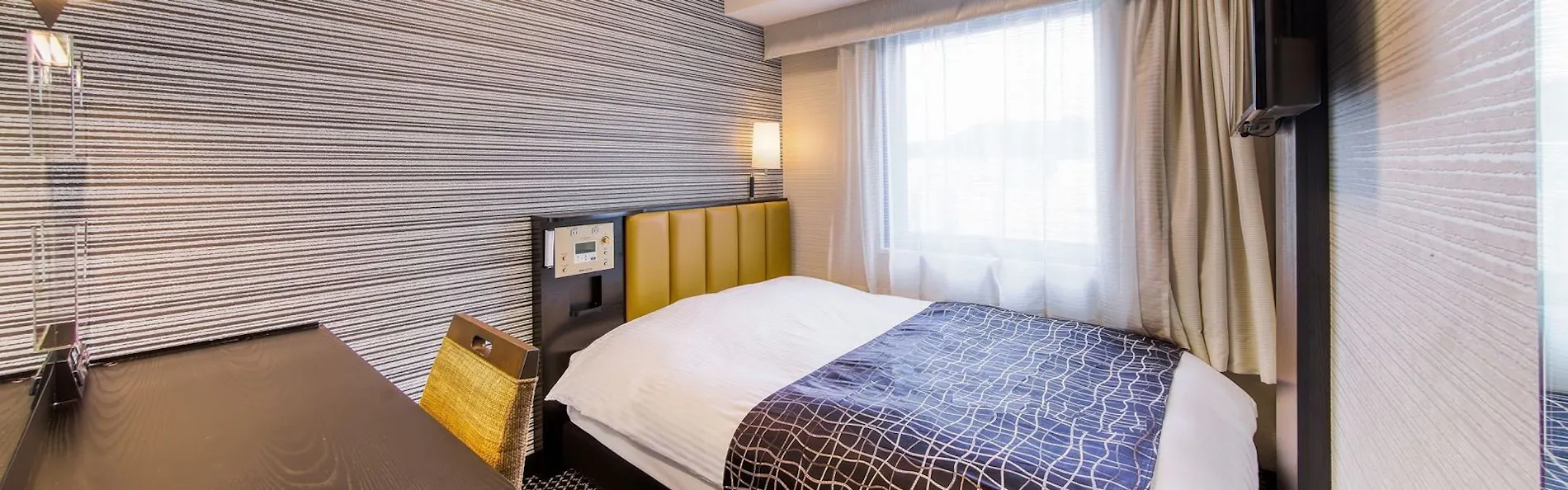 アパホテル〈広島駅前大橋〉