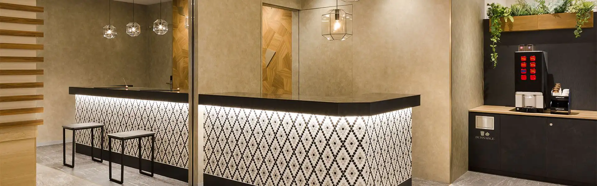 フロントカウンター