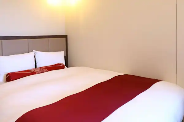 ห้องซูพีเรียร์เตียงใหญ่ ขนาด 15 ตร.ม. ความกว้างเตียง 150 ซม.