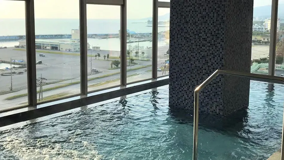 Green Rich Hotel Okinawa Nago (Artificial Hot Spring Futamata Yunohana)