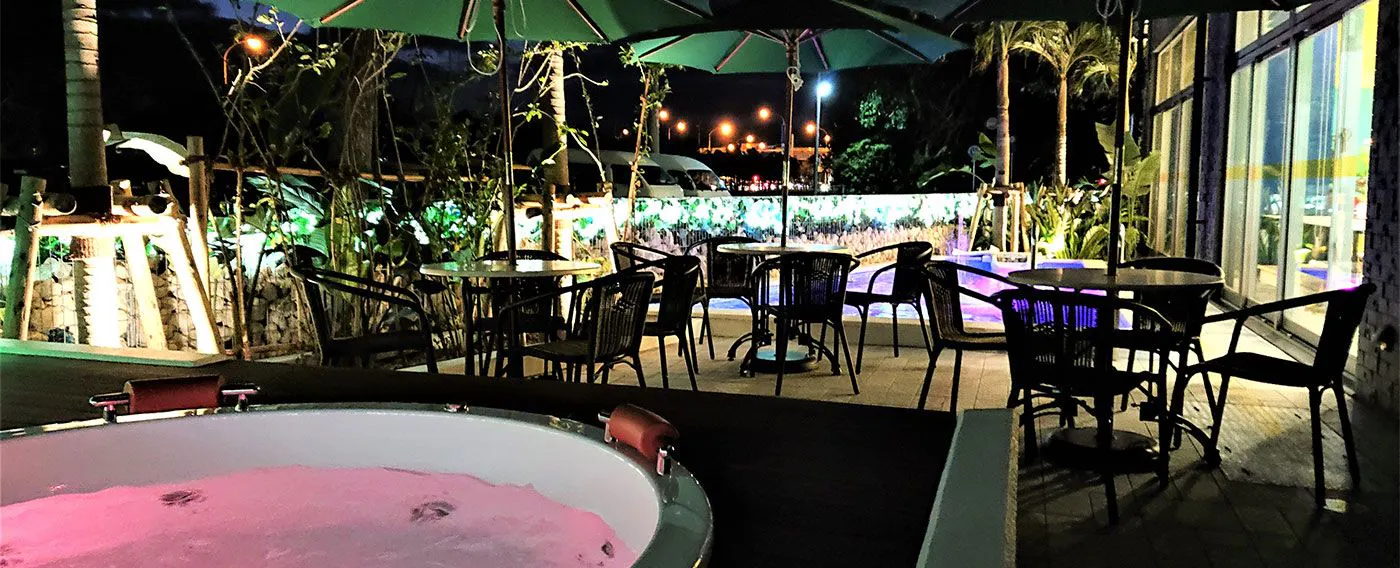 สระว่ายน้ำ & จากุซซี่