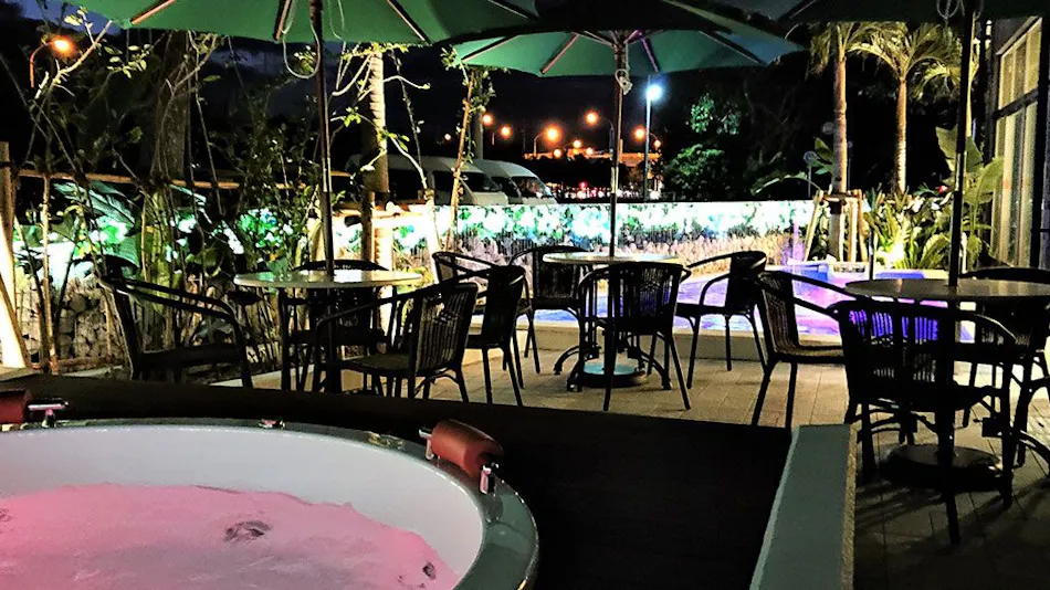 Green Rich Hotel Okinawa Nago (Artificial Hot Spring Futamata Yunohana)
