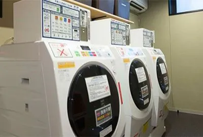 投幣式自助洗衣店