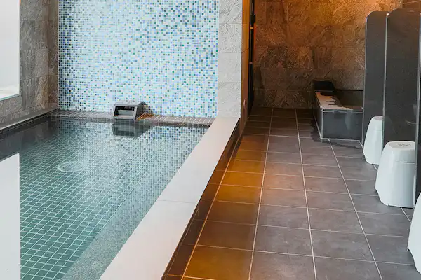 ห้องอาบน้ำรวมขนาดใหญ่