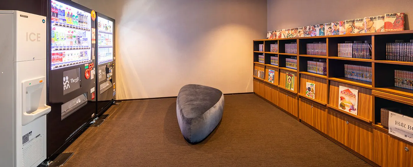 【만화 코너 (10층)】신구 화제의 만화를 약 600권 모았습니다!